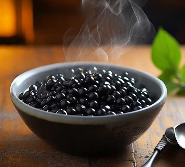 黑豆泡醋的神奇保健功效及每日食用量指南